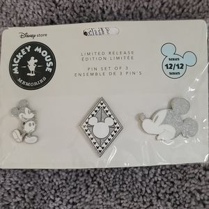 Mickey Mouse Memories pin set 12/12